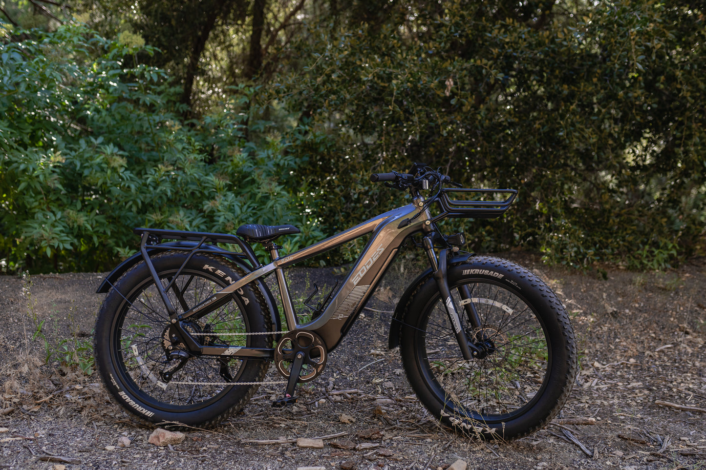 Bicicleta eléctrica EODES PALO de 750 W con neumáticos anchos para adultos, hasta 43 km/h y alcance máximo de 69 km.