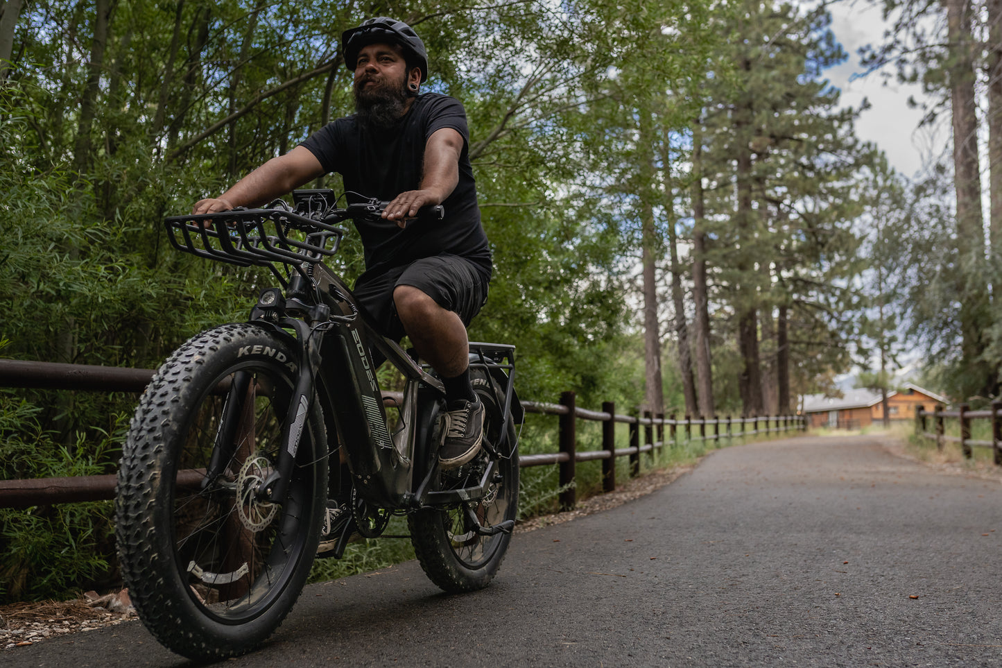 Bicicleta eléctrica EODES PALO de 750 W con neumáticos anchos para adultos, hasta 43 km/h y alcance máximo de 69 km.