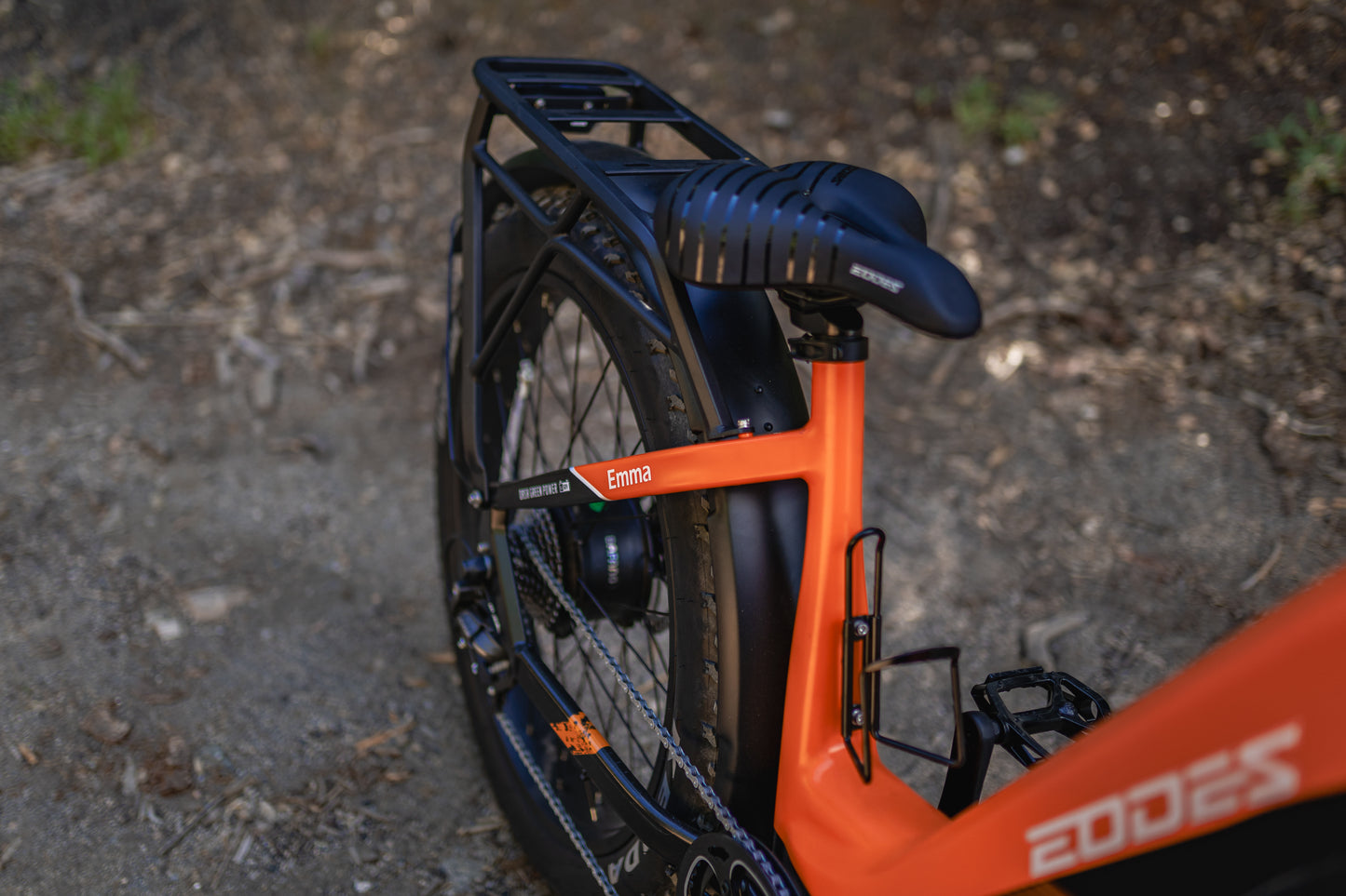 Bicicleta eléctrica EODES Emma de 750 W con neumáticos anchos para adultos, hasta 43 km/h y alcance máximo de 69 km.