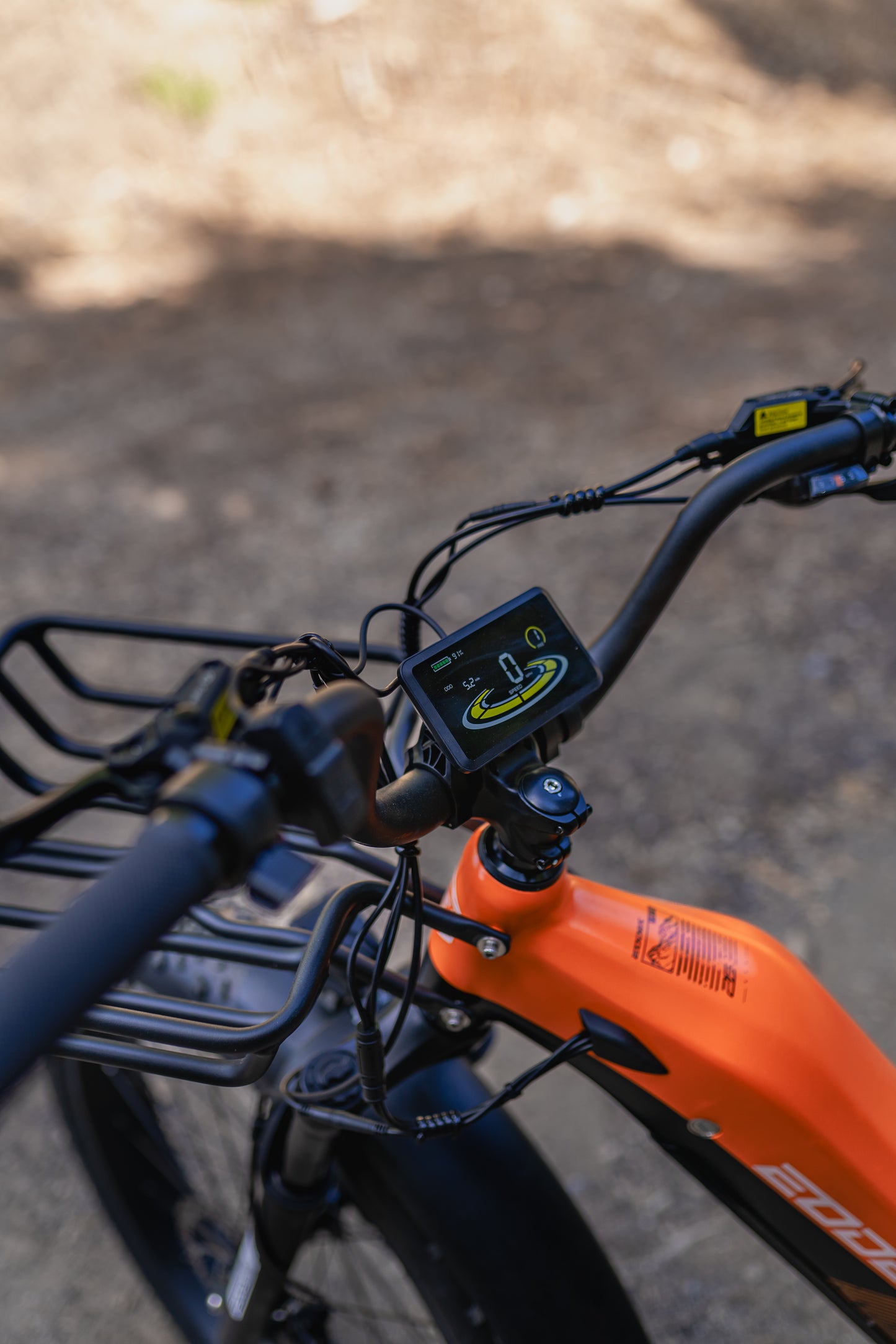 Bicicleta eléctrica EODES Emma de 750 W con neumáticos anchos para adultos, hasta 43 km/h y alcance máximo de 69 km.
